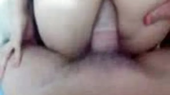 Yui Shimazaki برداشت کرتا ہے بھاری چودنا اس کے پیارے cunt پر