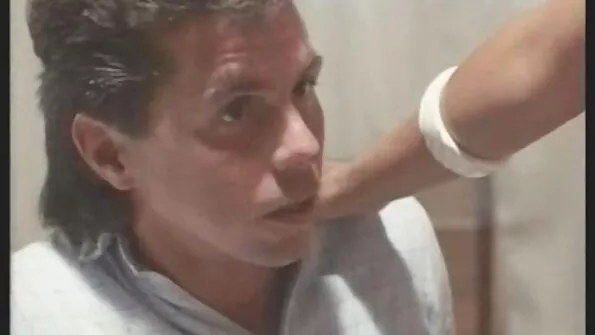 Busty Cali Logan اس کے کامل چھاتیوں کی شاورنگ