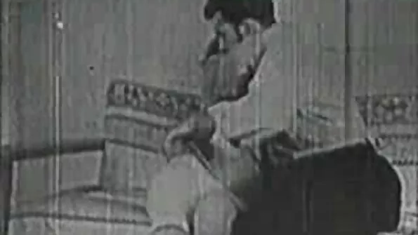 کیلا لوئیس کو کیمرے تک کھیلنا پسند ہے ، اور اس تازہ ترین ویڈیو میں وہ اپنے گول آبنوس گدا کو دکھانے کے لیے کیمرے کے سامنے جھک گئی ہے۔ یہ پیاری نوعمر پھر اپنی گلابی شارٹس کو اتارنے کا فیصلہ کرتی ہے اور...