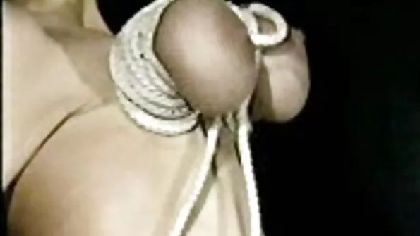شوقیہ لیٹنا slut کے ہوم ٹیپ گڑبڑ ہو رہی ہے