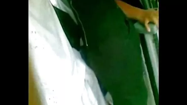 نوجوان جولائی مہاکاوی مقعد جنسی کے لئے تیار ہو جاتا ہے