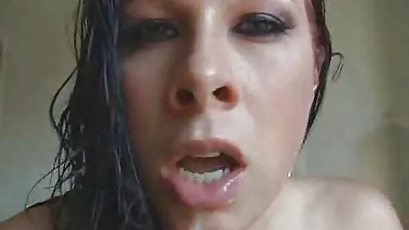 Brunette Bryoni-Kate Williams کے پاس DIY کرنے میں کافی وقت گزرتا ہے۔
