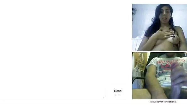 CamWithHer سے کیمرون اس سفید نیلے سیکسی لباس میں شاندار لگ رہا ہے۔