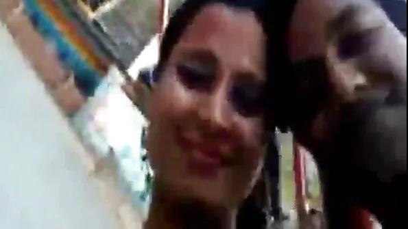 سخت Megan بارش اور Xandra ایک دوسرے کی بلی چاٹنا